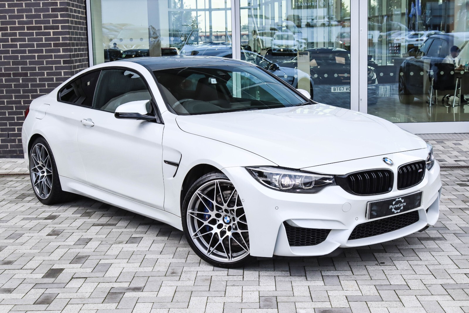 Main listing image - BMW M4