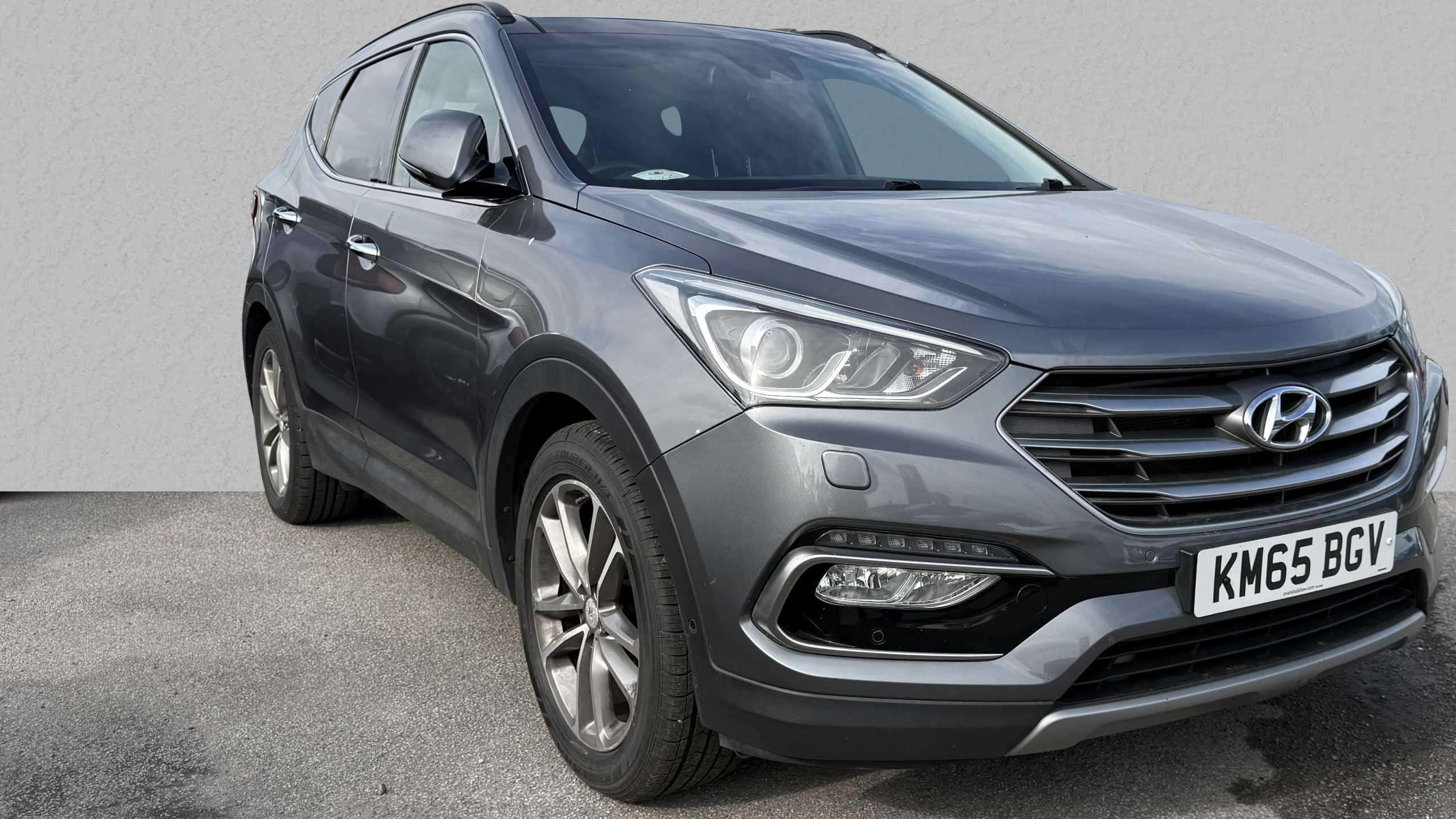 Main listing image - Hyundai Santa Fe