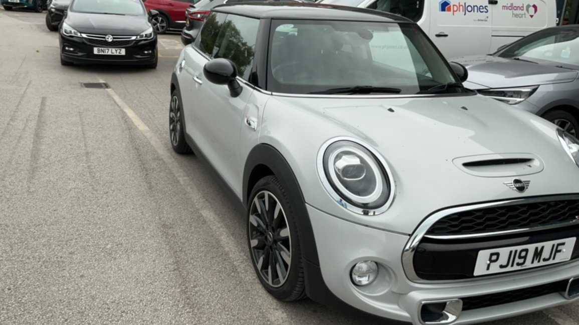 Main listing image - MINI Hatchback