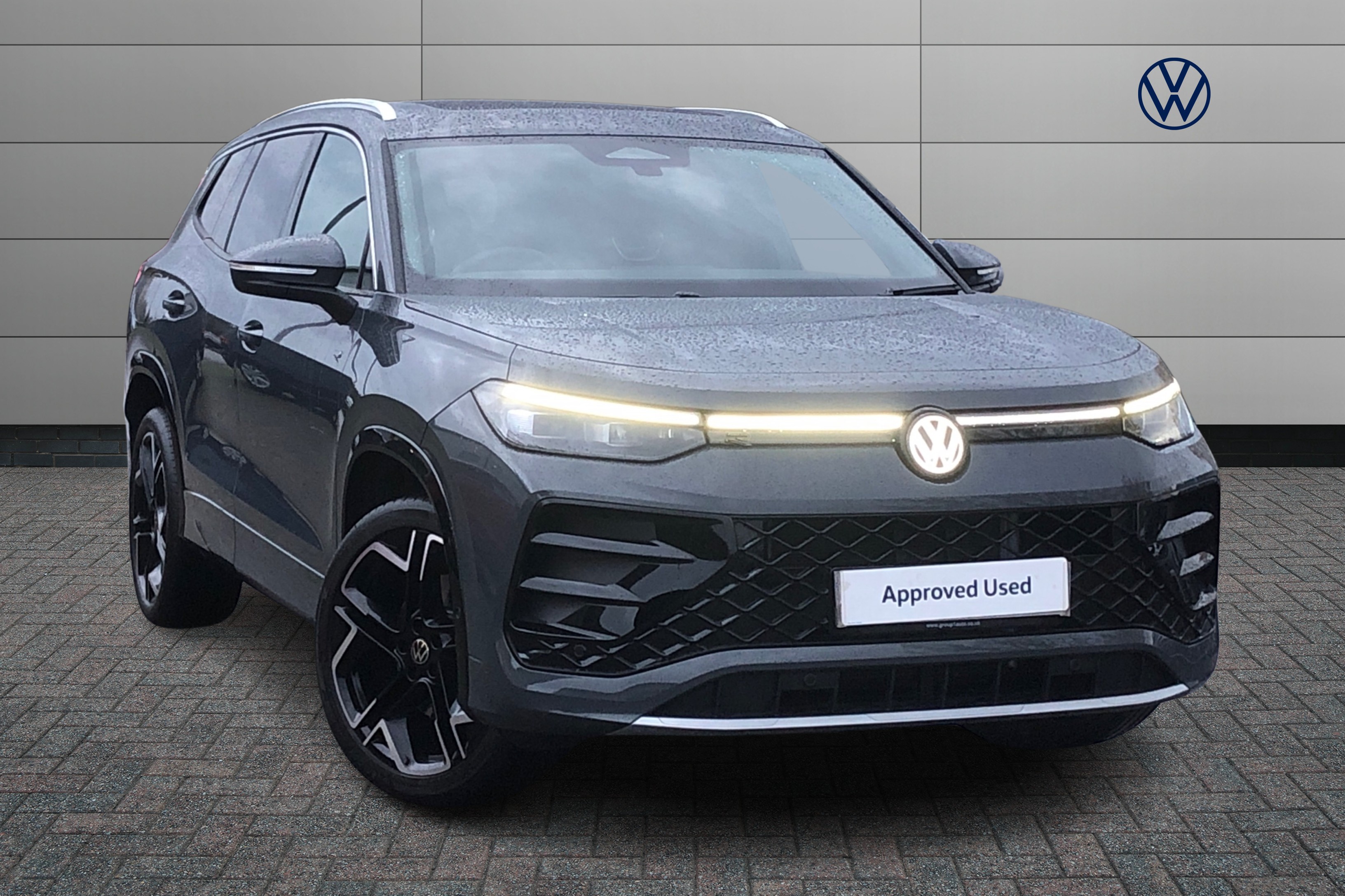 Main listing image - Volkswagen Tayron