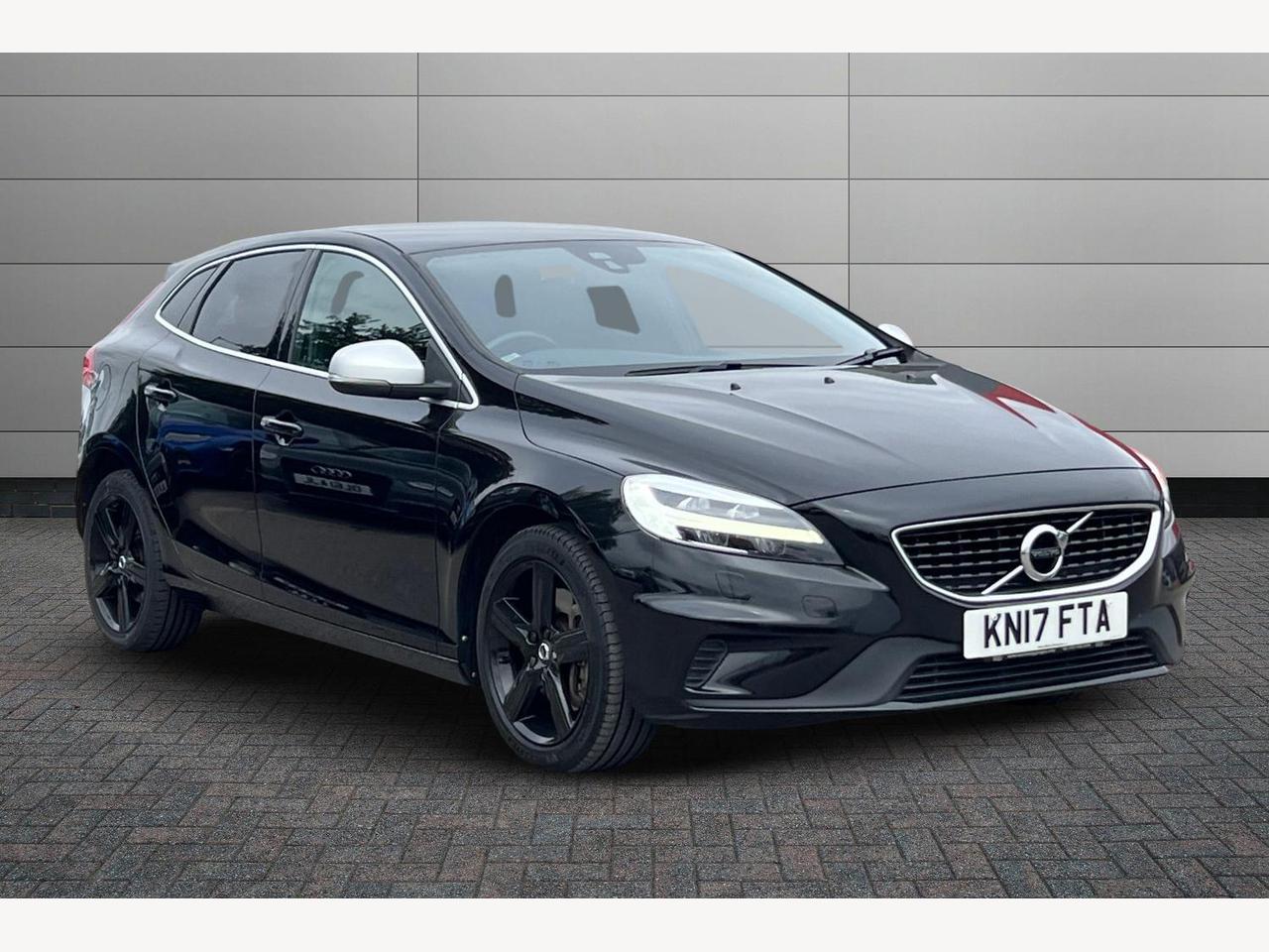 Main listing image - Volvo V40