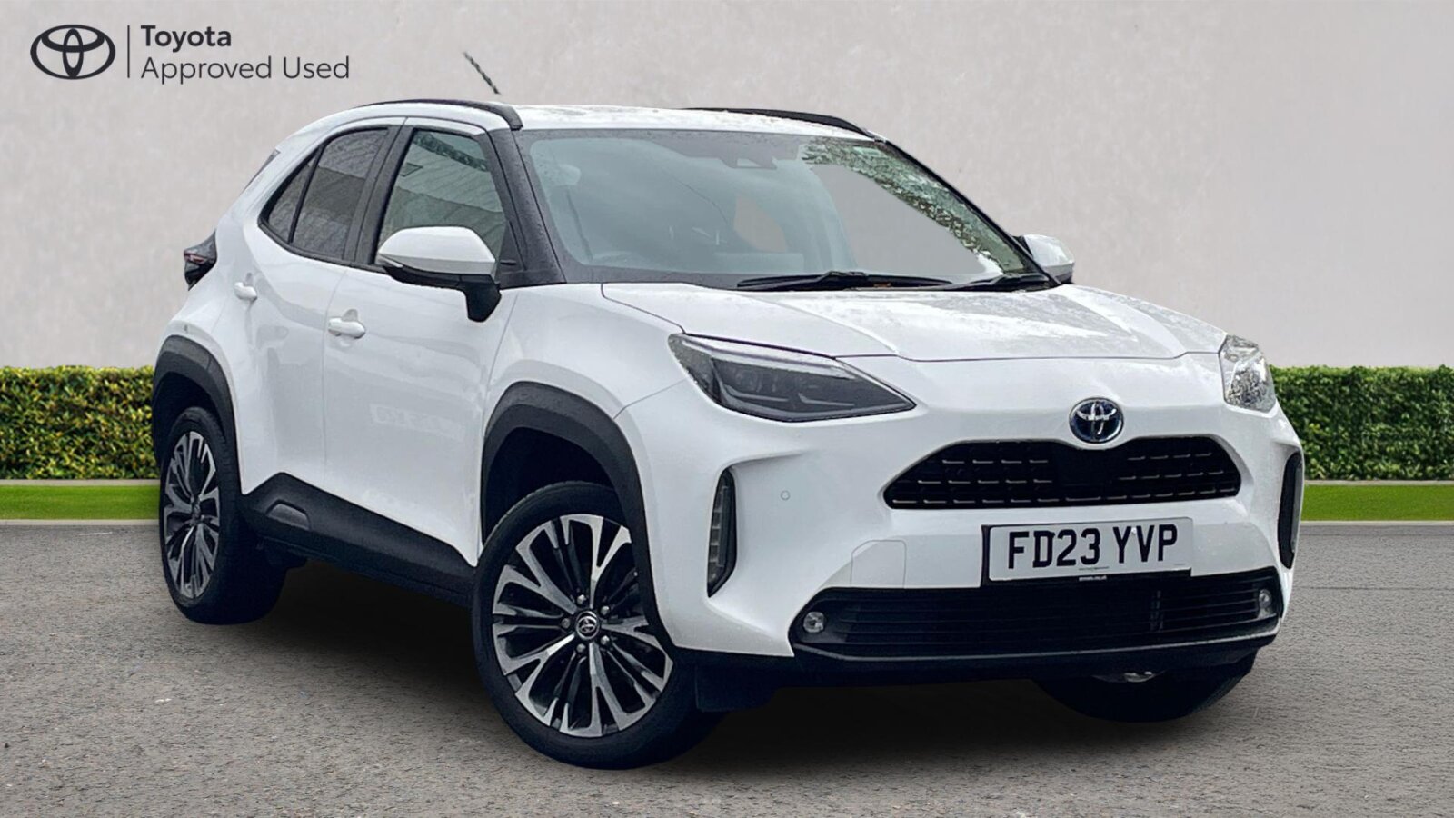 Main listing image - Toyota Yaris Cross