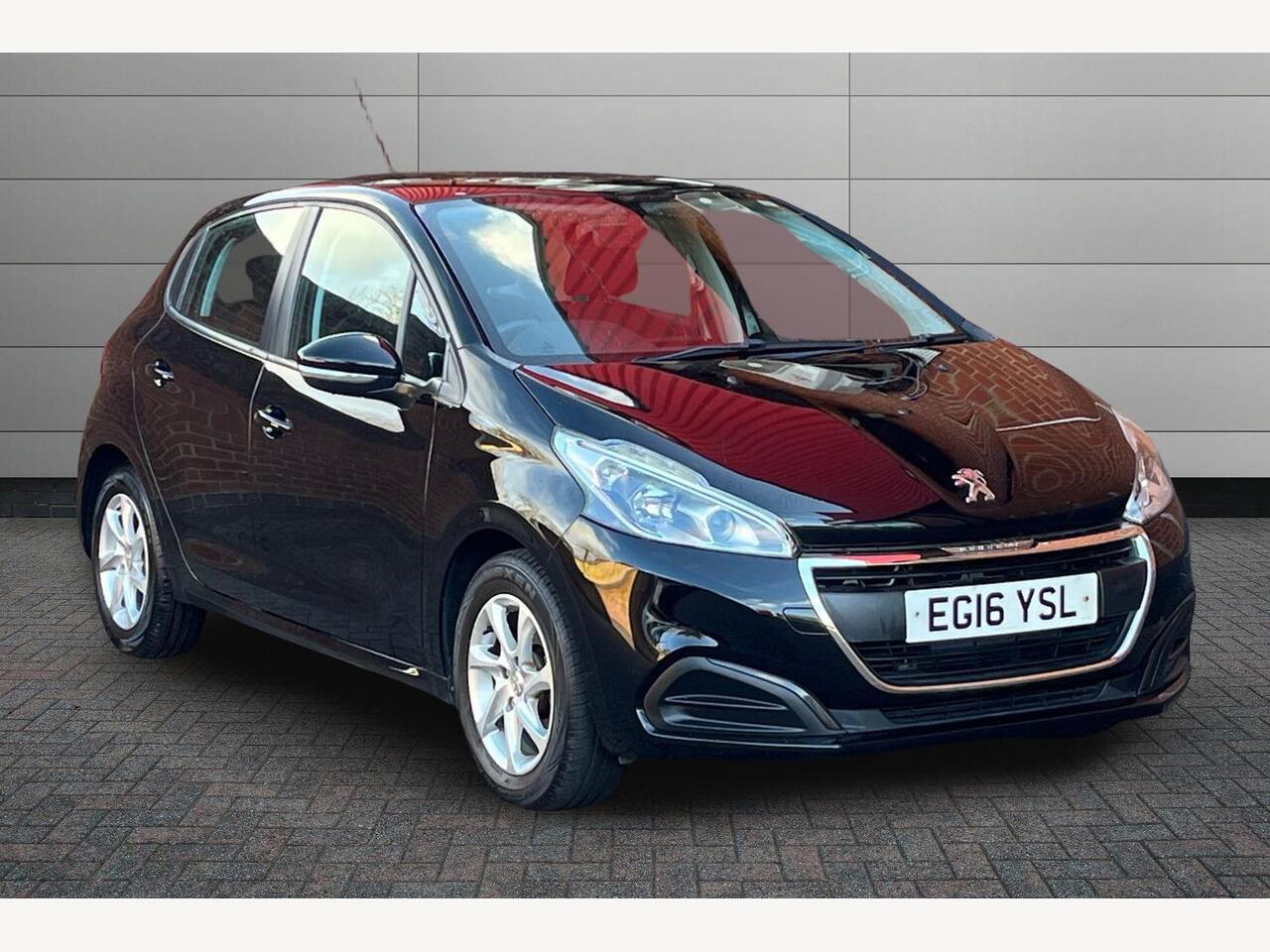 Main listing image - Peugeot 208