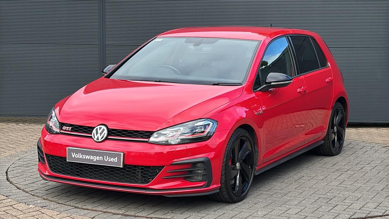 Main listing image - Volkswagen Golf