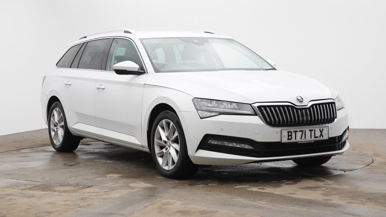 Main listing image - Skoda Superb Estate