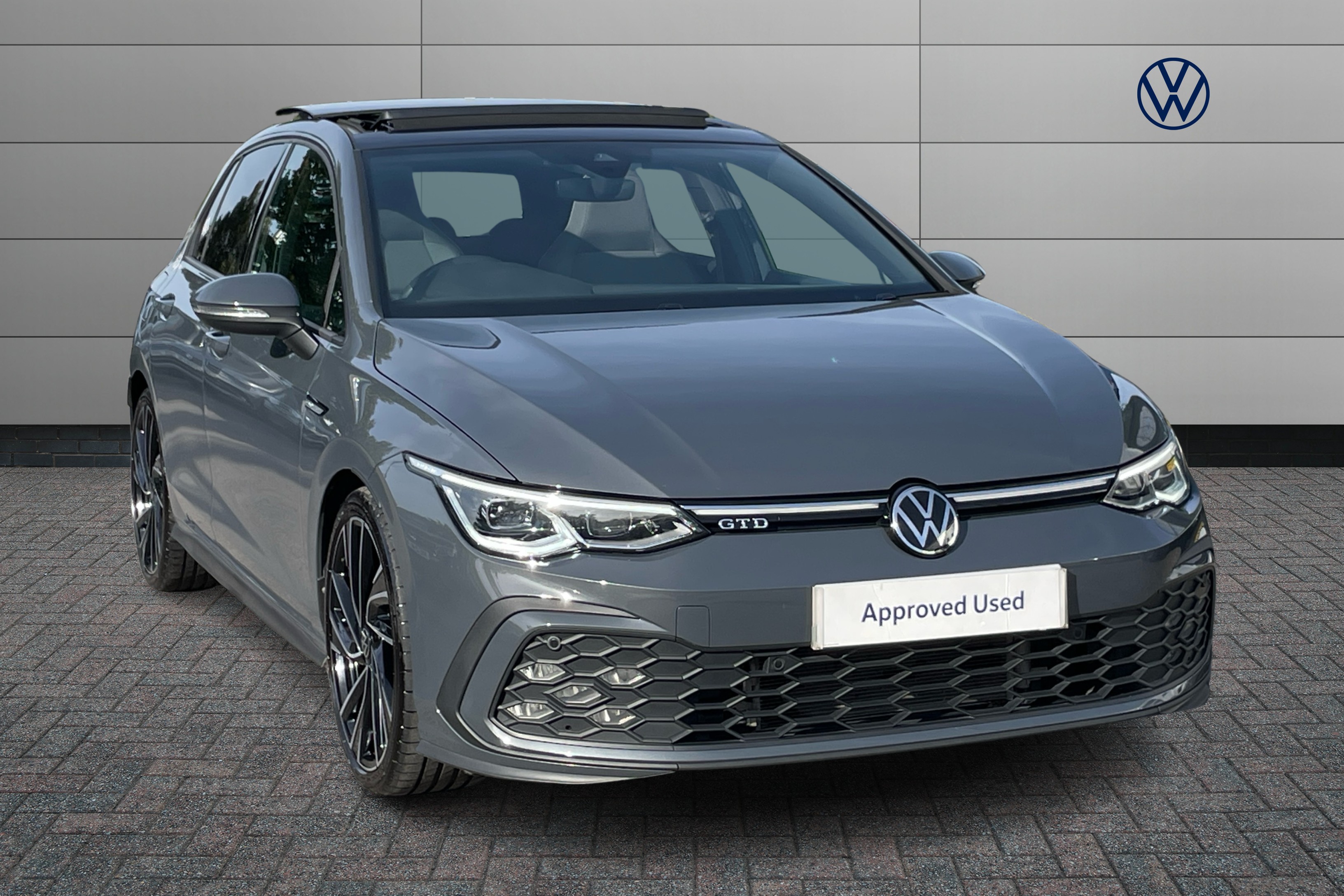 Main listing image - Volkswagen Golf