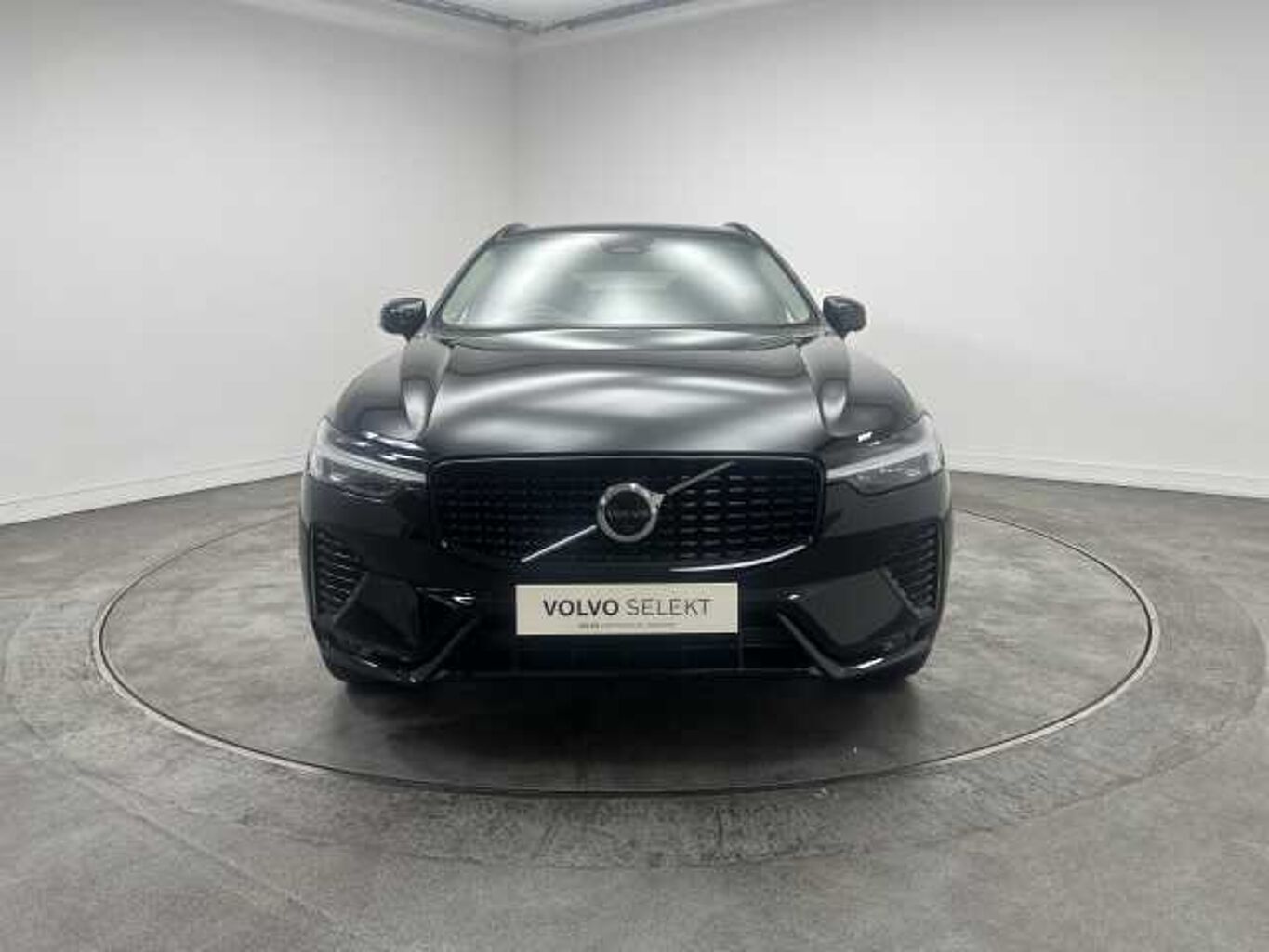 Main listing image - Volvo XC60