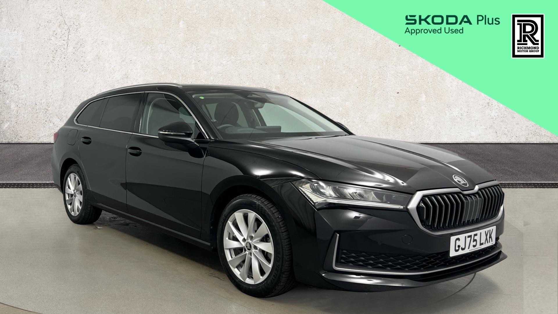 Main listing image - Skoda Superb