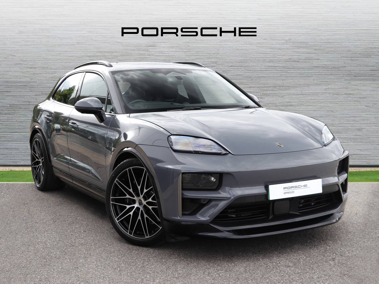 Main listing image - Porsche Macan