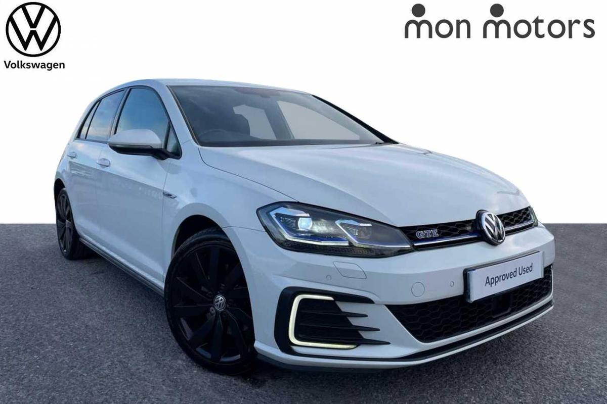 Main listing image - Volkswagen Golf GTE