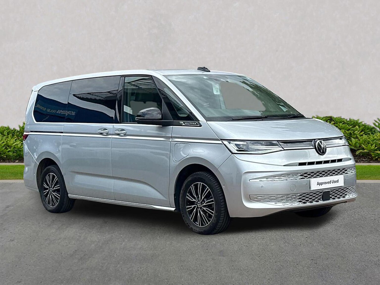 Main listing image - Volkswagen Multivan