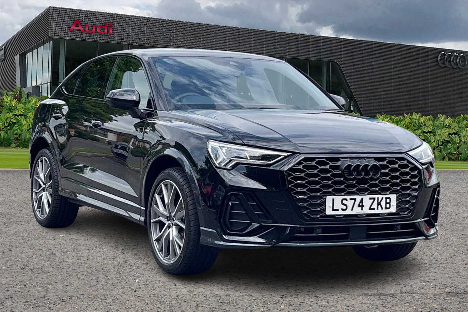 Main listing image - Audi Q3