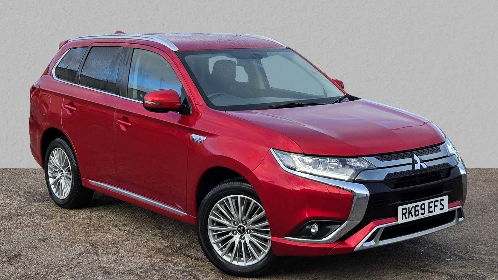 Main listing image - Mitsubishi Outlander