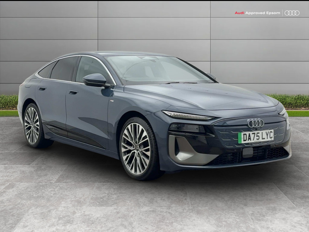 Main listing image - Audi A6