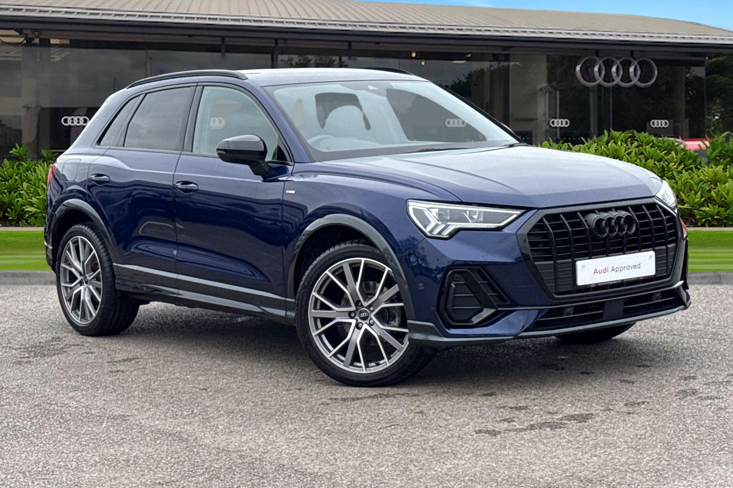 Main listing image - Audi Q3