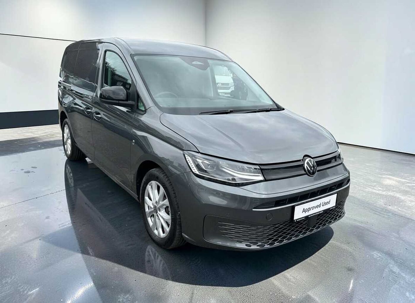 Main listing image - Volkswagen Caddy Maxi