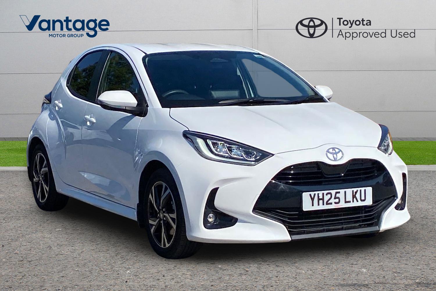Main listing image - Toyota Yaris