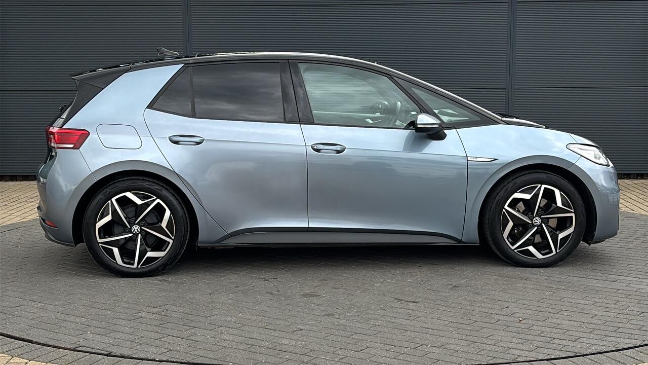 Main listing image - Volkswagen ID.3