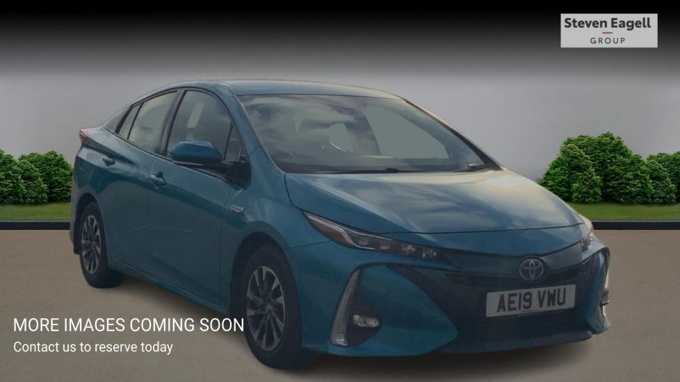 Main listing image - Toyota Prius Plug-In