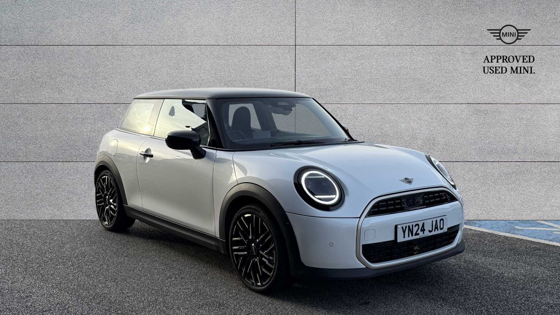 Main listing image - MINI Hatchback