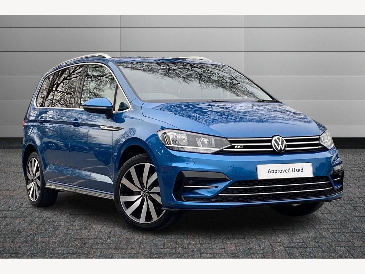 Main listing image - Volkswagen Touran