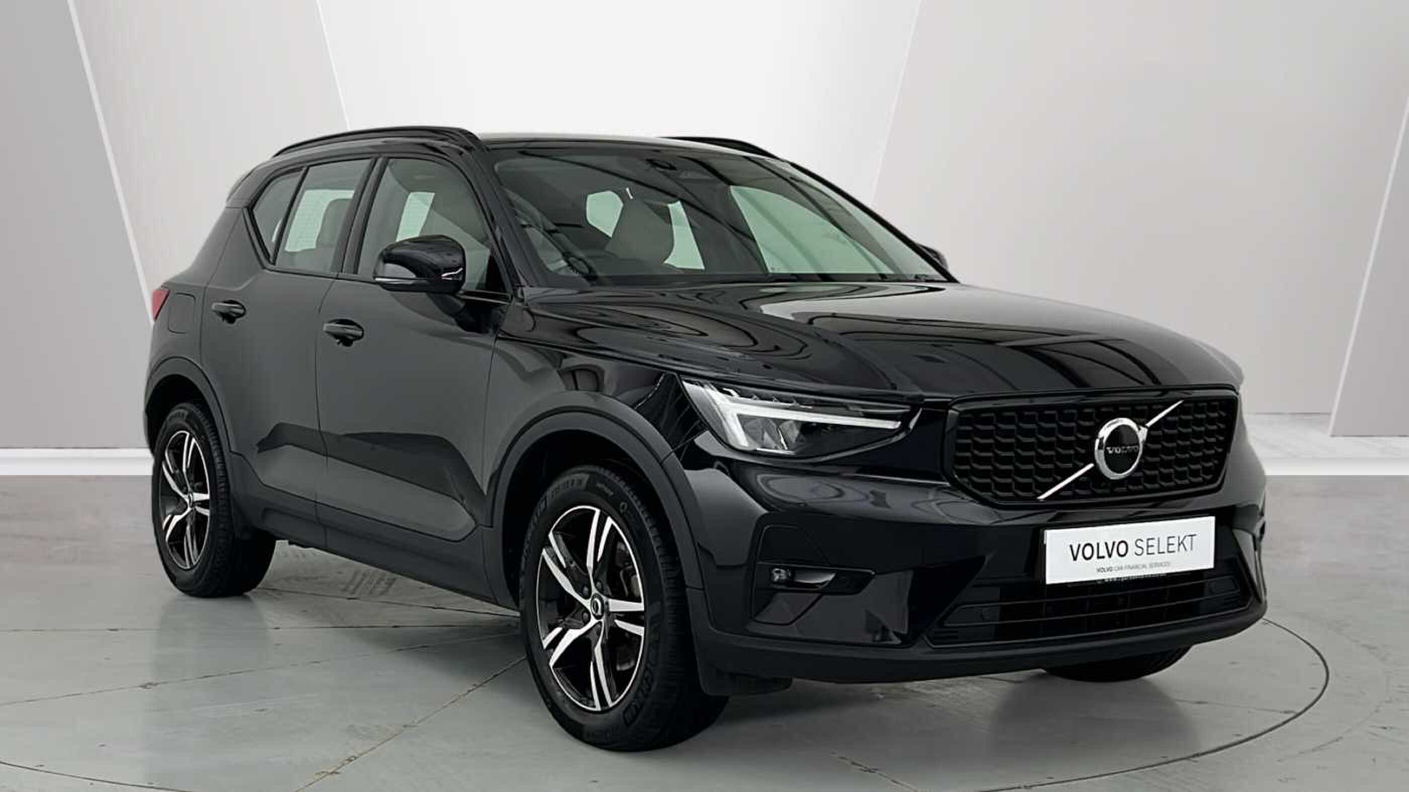 Main listing image - Volvo XC40