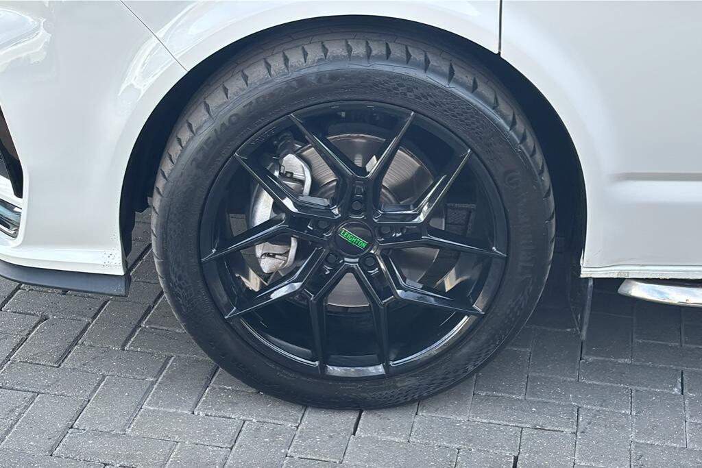 Main listing image - Volkswagen Transporter