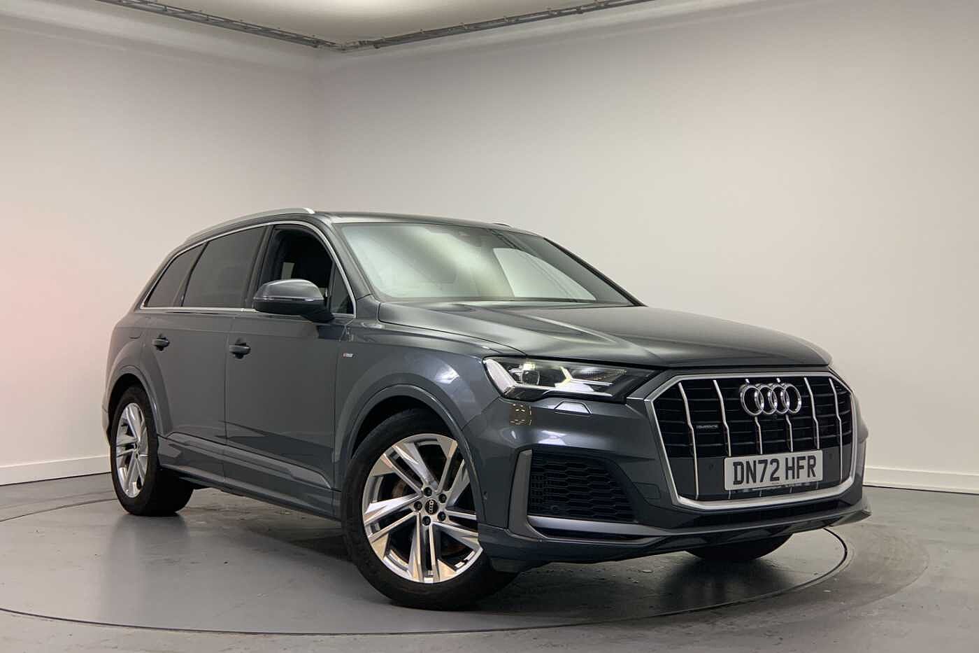 Main listing image - Audi Q7