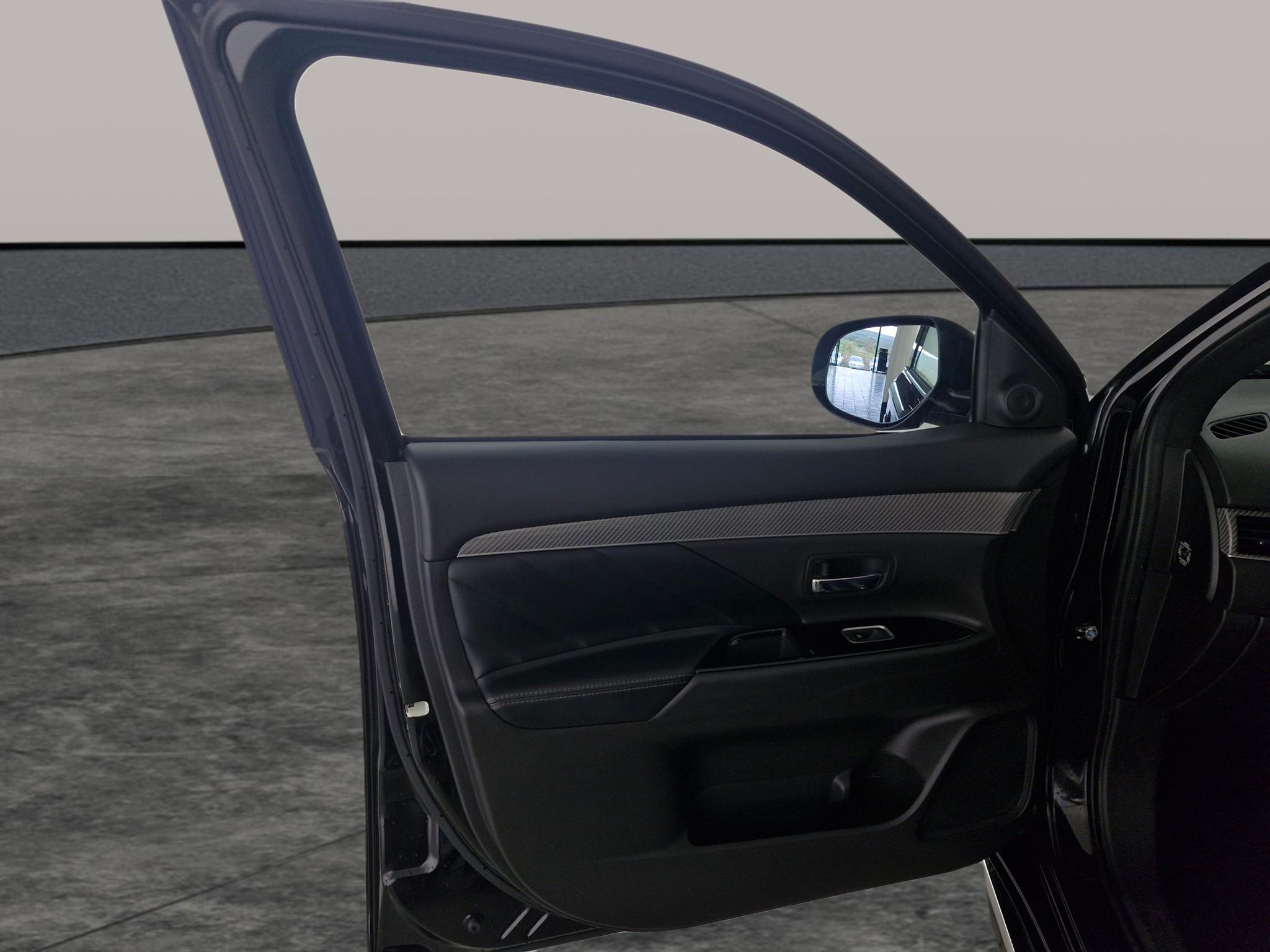 Main listing image - Mitsubishi Outlander