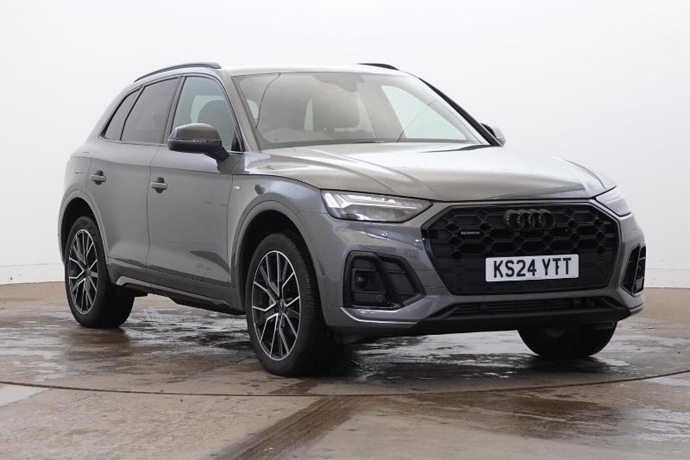 Main listing image - Audi Q5