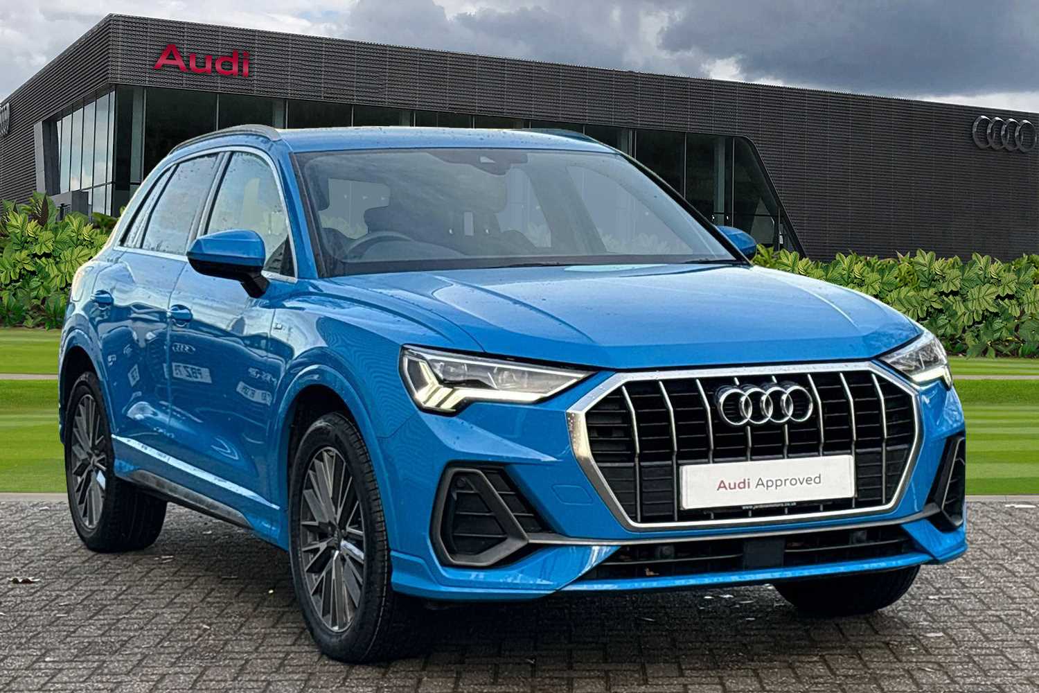 Main listing image - Audi Q3