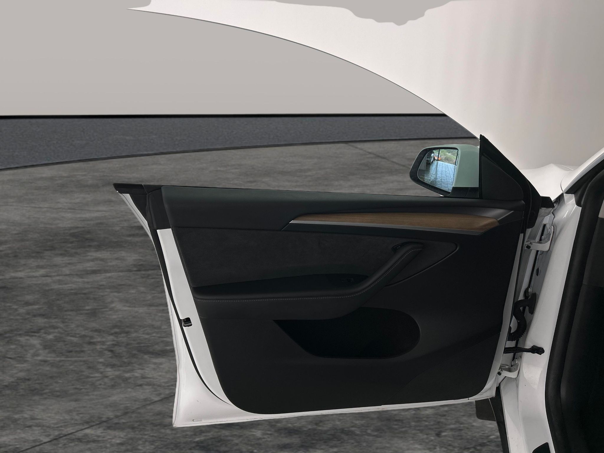 Main listing image - Tesla Model Y