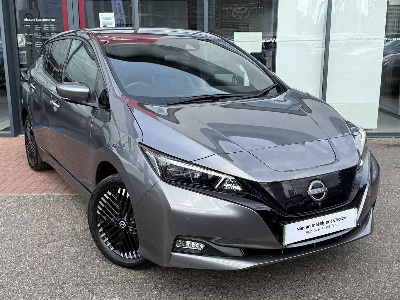 Main listing image - Nissan Leaf