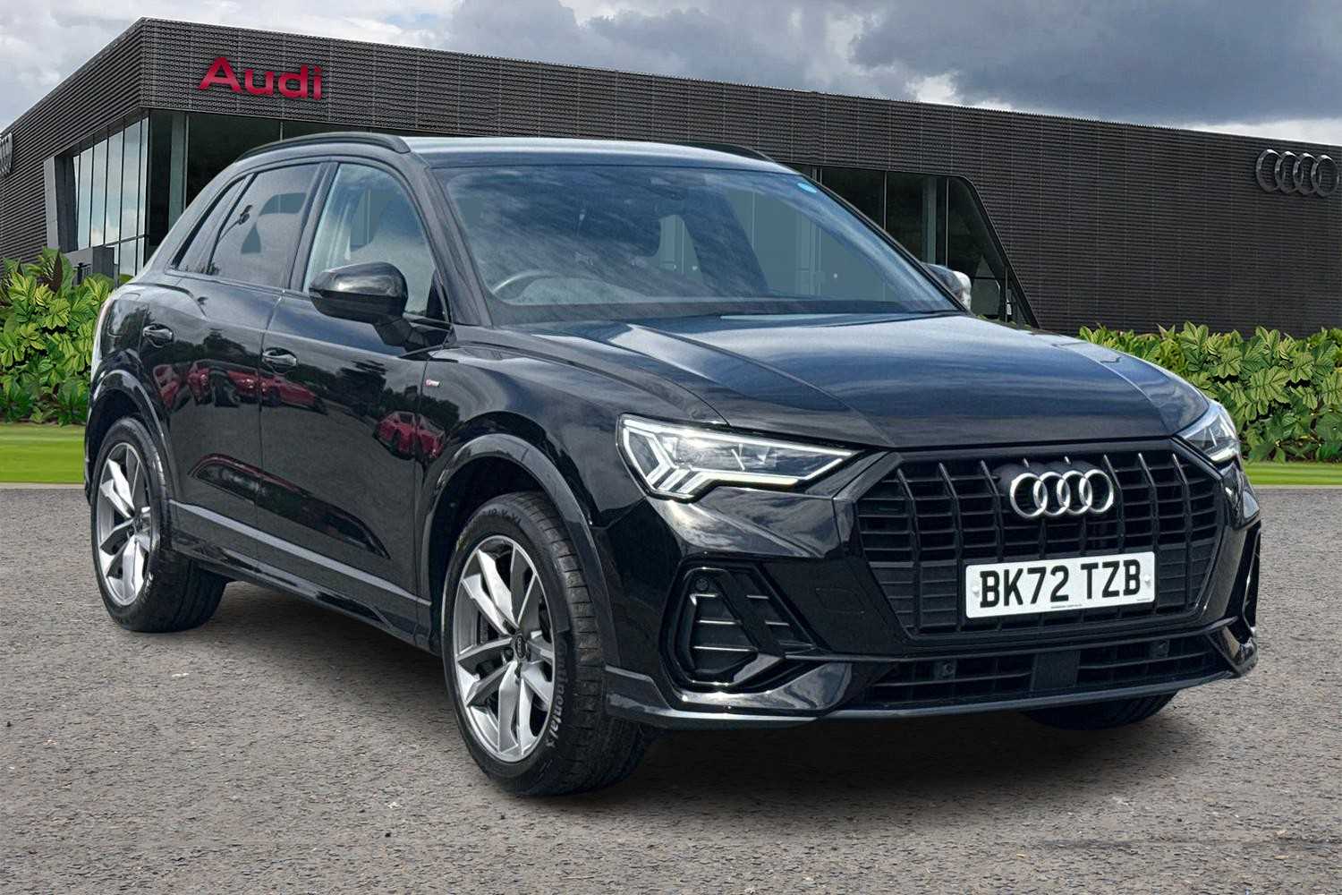 Main listing image - Audi Q3
