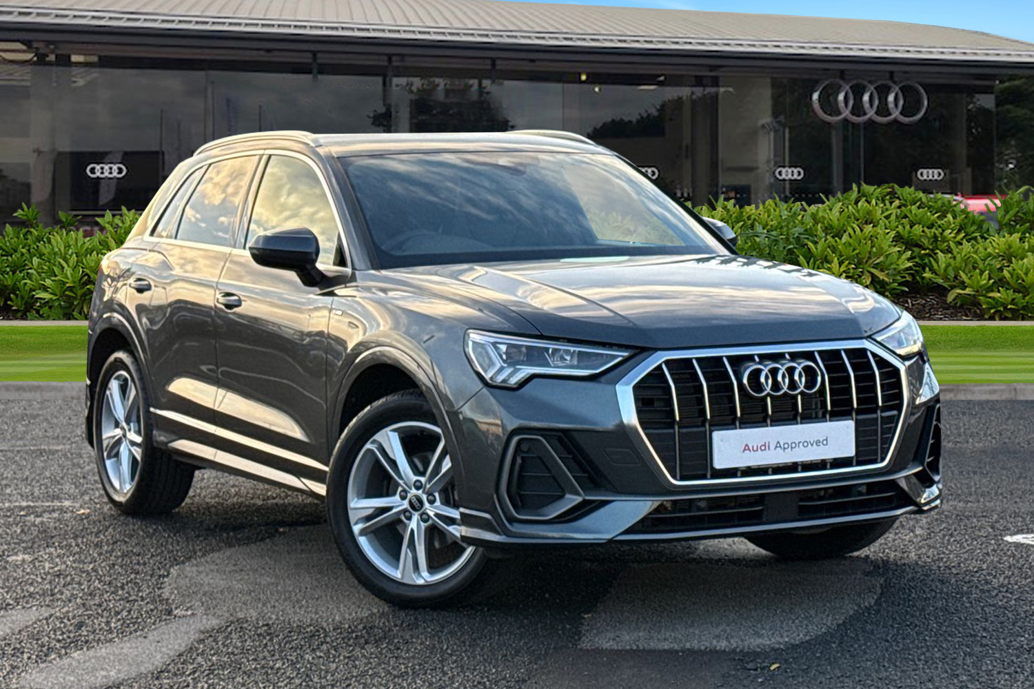 Main listing image - Audi Q3