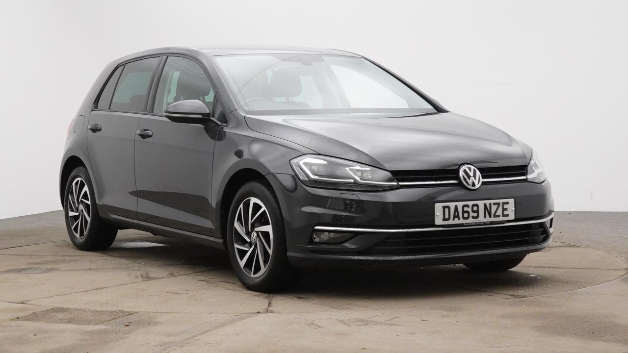 Main listing image - Volkswagen Golf