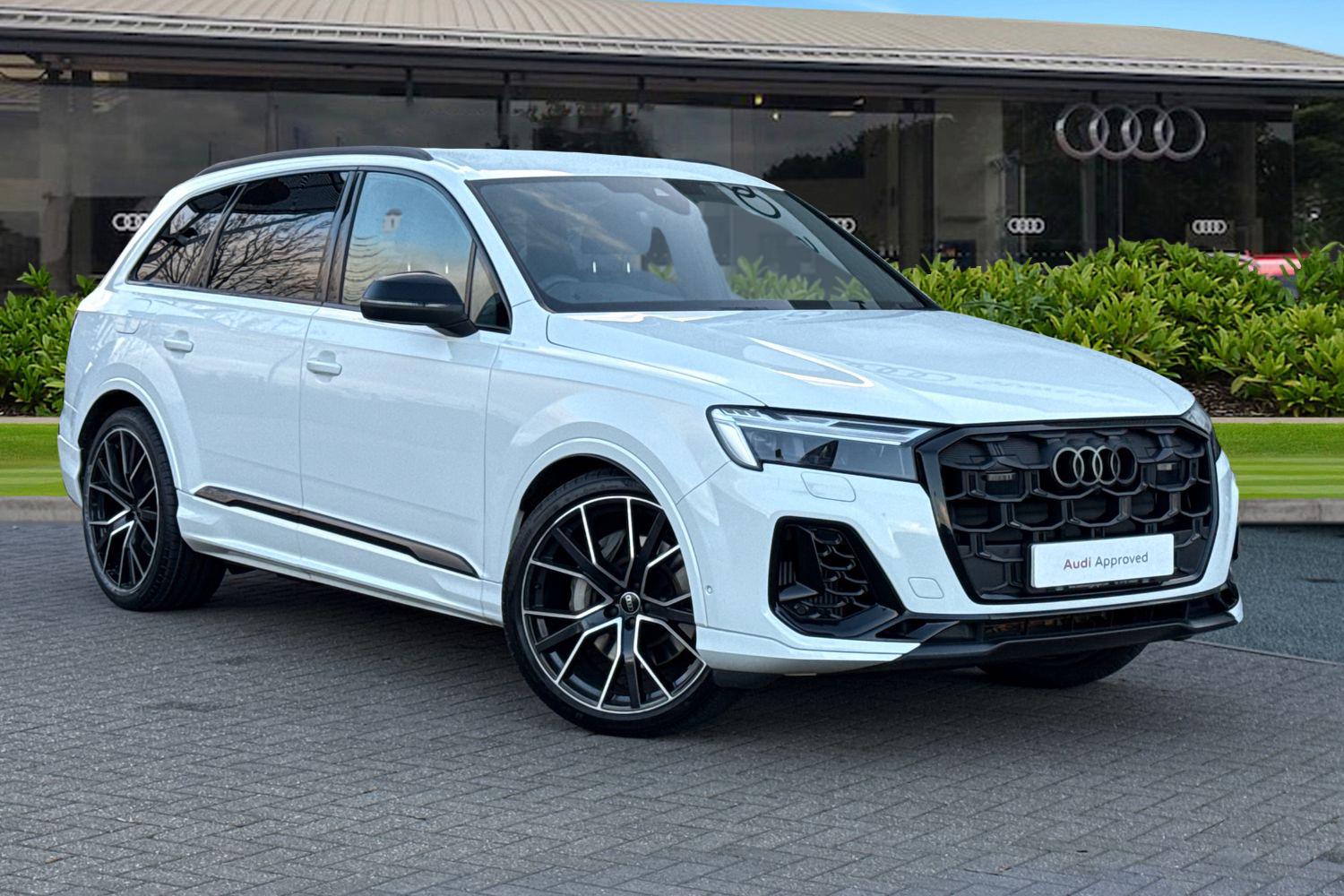 Main listing image - Audi Q7