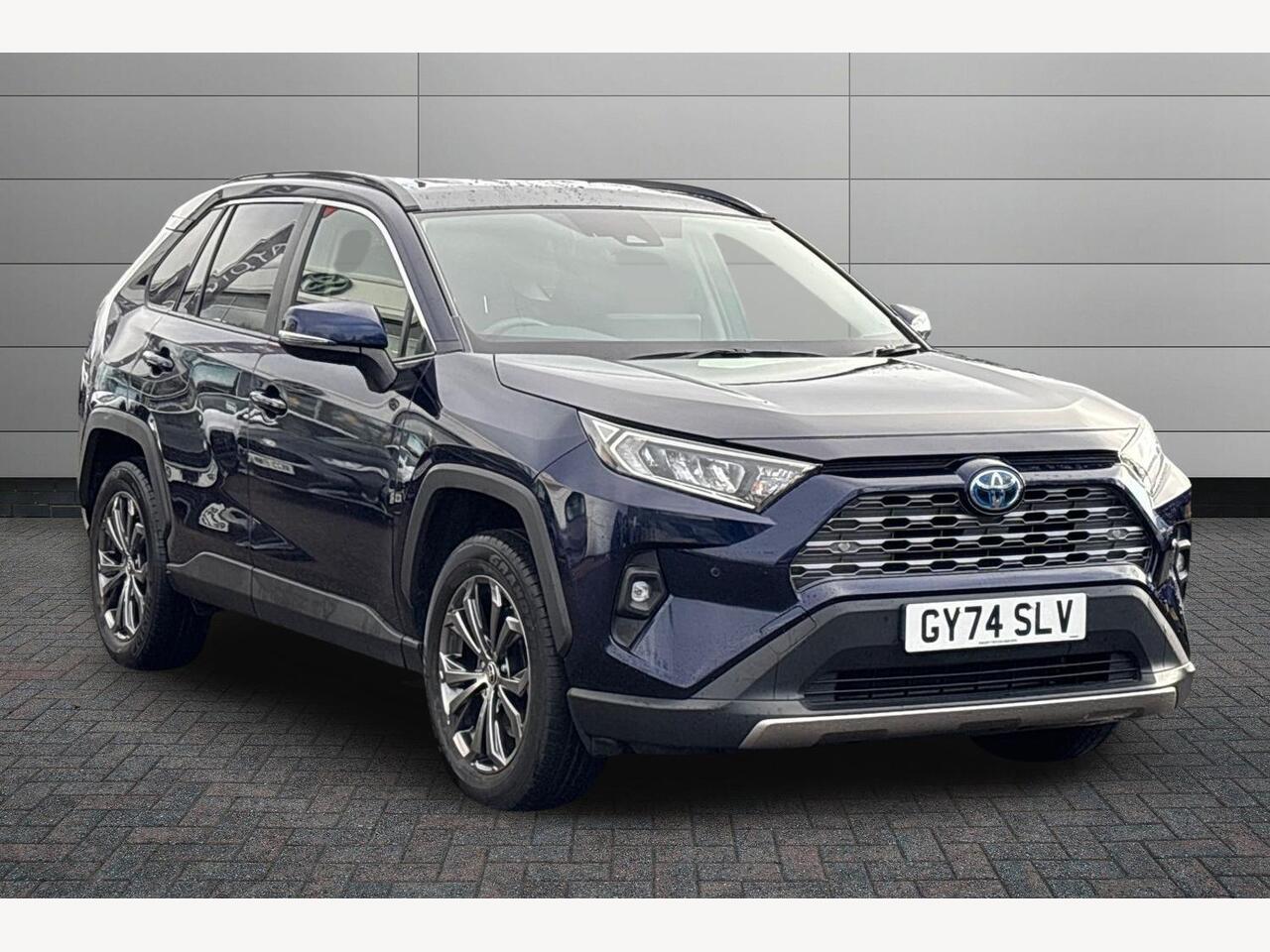 Main listing image - Toyota RAV4