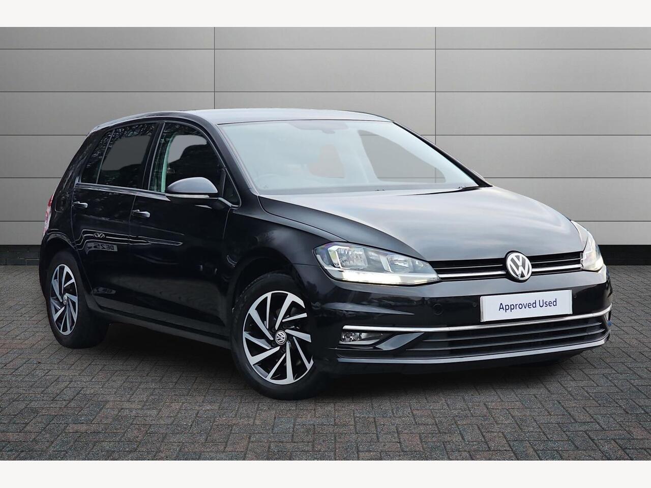 Main listing image - Volkswagen Golf
