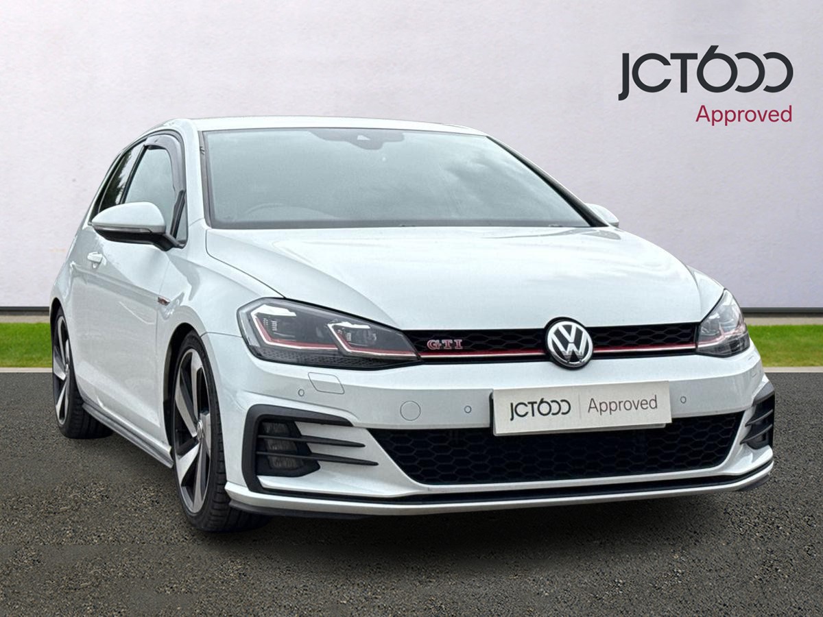 Main listing image - Volkswagen Golf