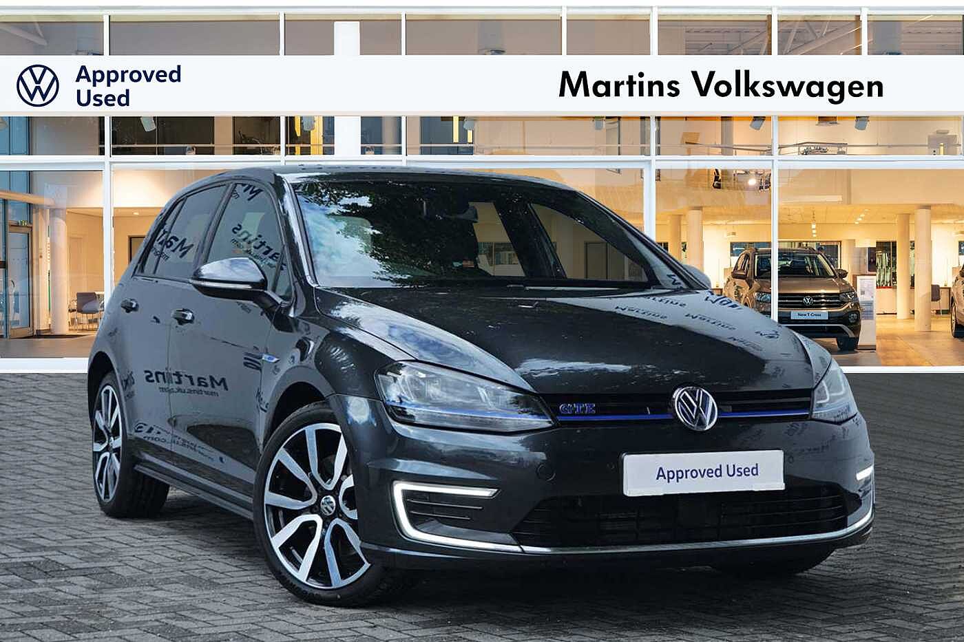 Main listing image - Volkswagen Golf GTE