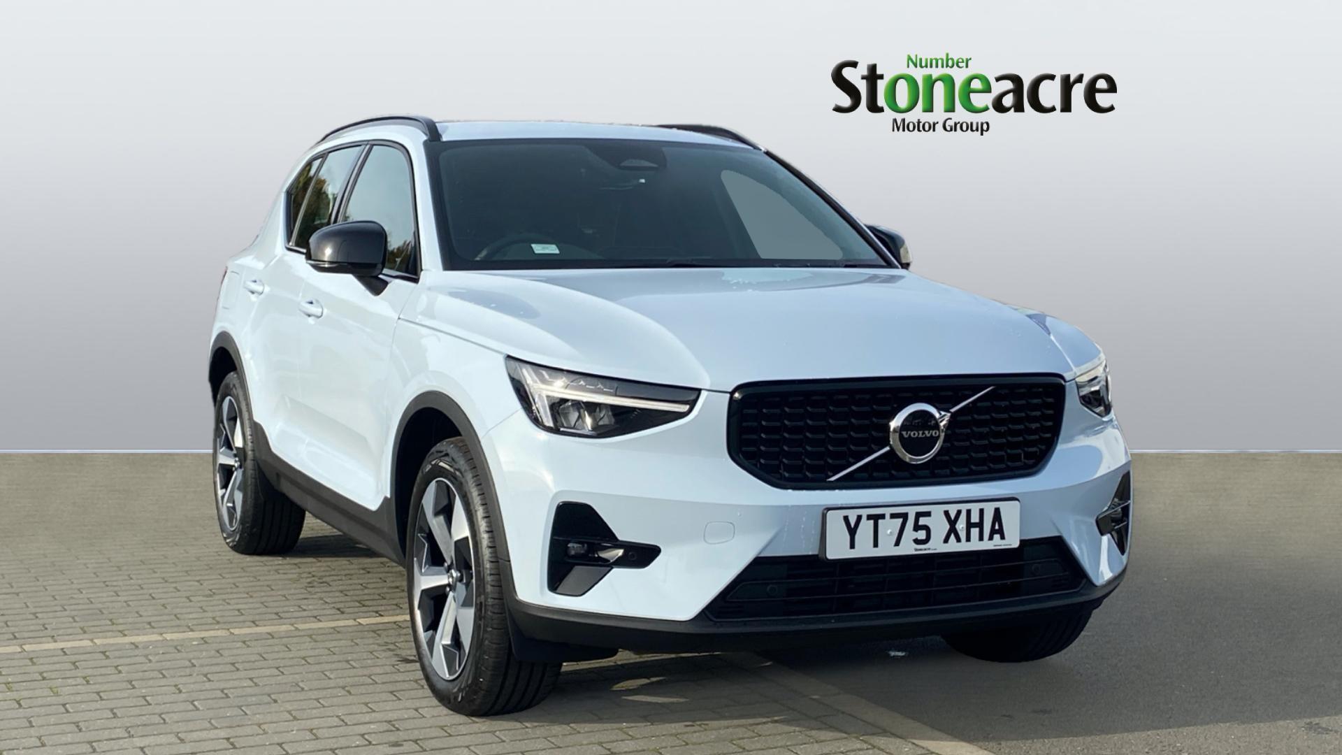 Main listing image - Volvo XC40