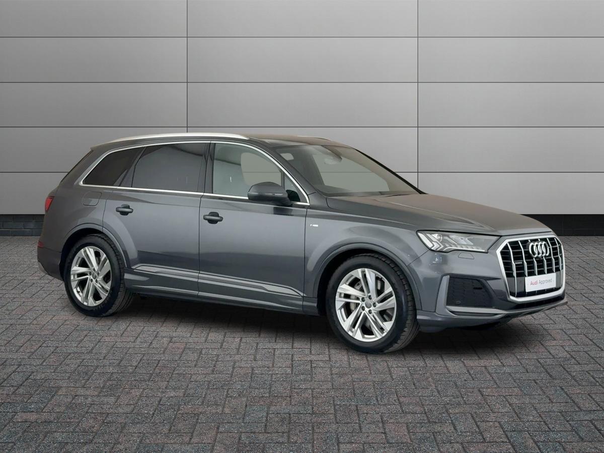 Main listing image - Audi Q7