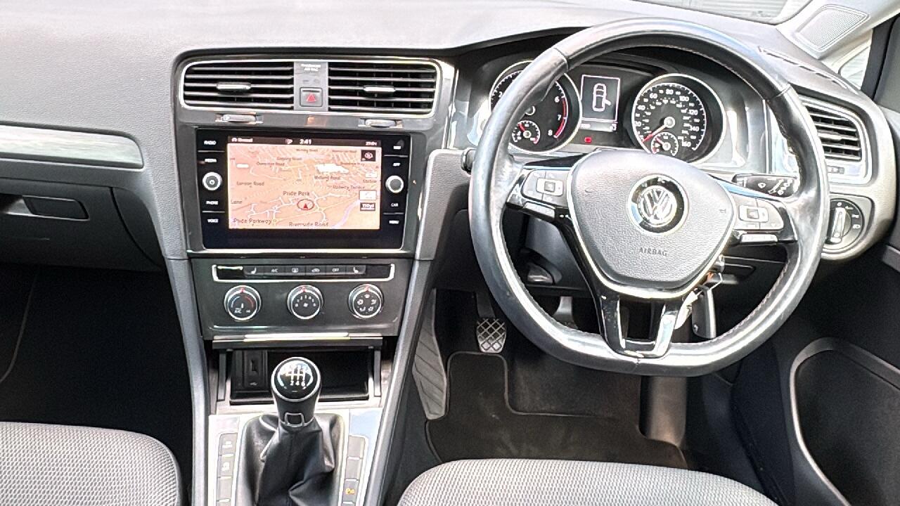Main listing image - Volkswagen Golf