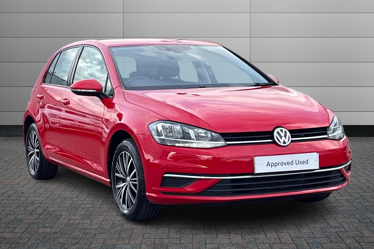 Main listing image - Volkswagen Golf