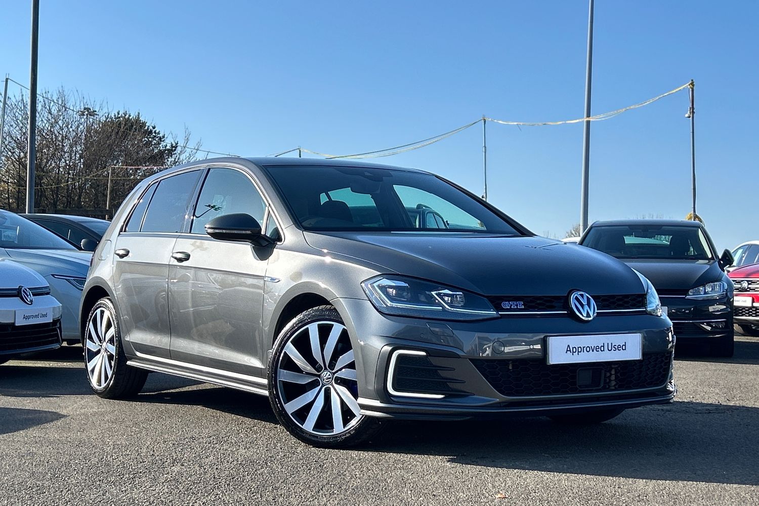 Main listing image - Volkswagen Golf GTE