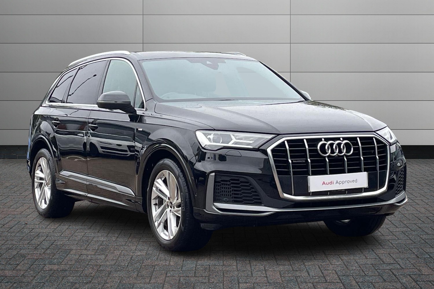 Main listing image - Audi Q7