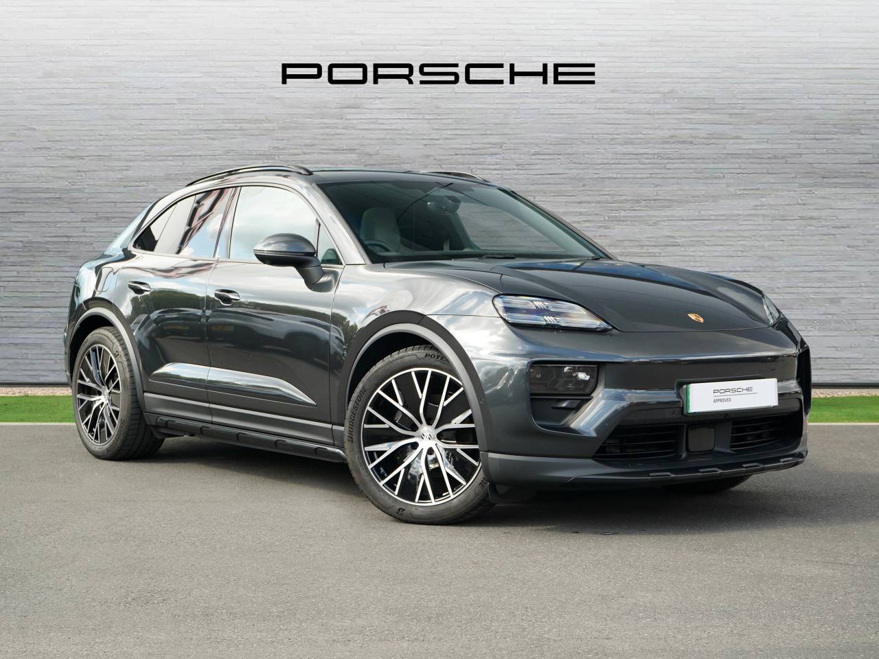 Main listing image - Porsche Macan