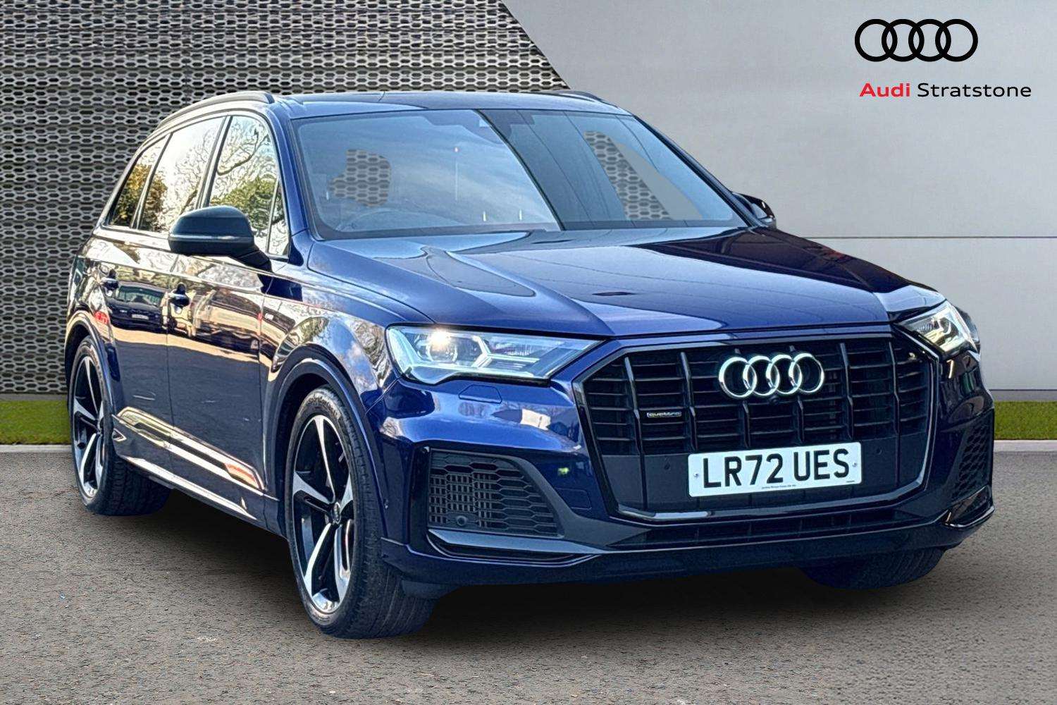 Main listing image - Audi Q7