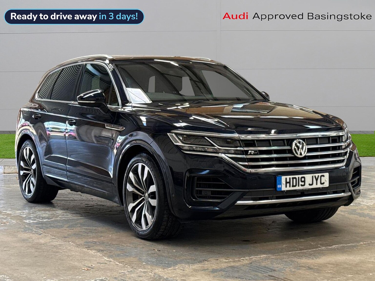 Main listing image - Volkswagen Touareg